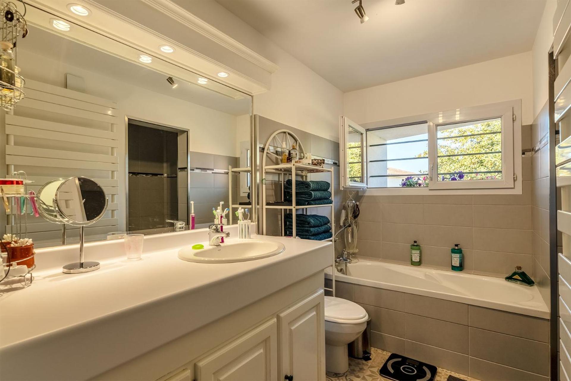 Maison Familiale Bergerac Billard Jardin Clos Екстериор снимка